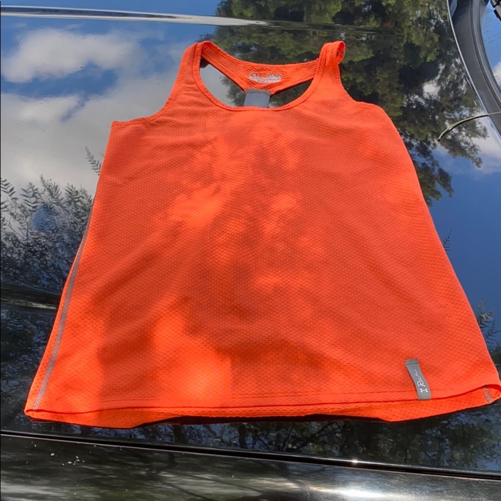 4 Workout Tank Tops + One free sports bra